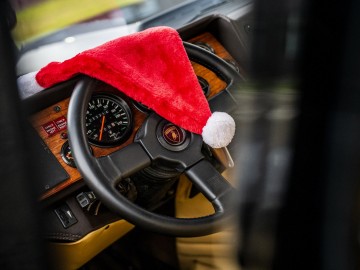 Lamborghini Urus i LM002 w świątecznym konwoju